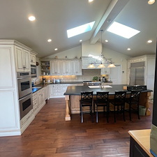 Top-quality-kitchen-antique-style-finish-located-in-the-city-of-Palos-Verdes-Ca 0